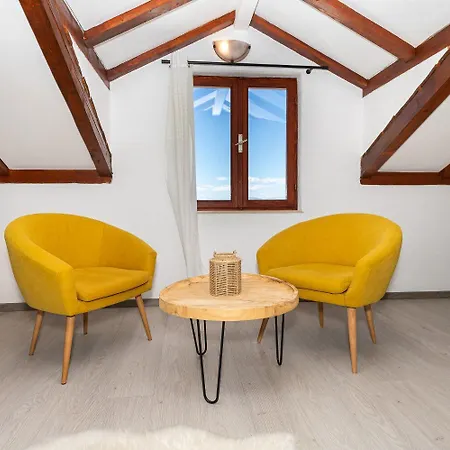 House Mario Semesterbostad