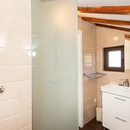 House Mario Супетар